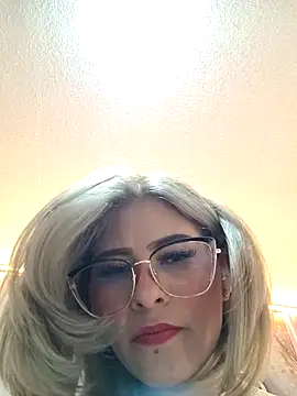 Snapshot of Sharlott_3 chatting on 06/12/26, 04:11 Sharlott 3 online show from 06/12/26, 04:11