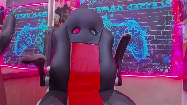 Jeanpieroo26 online show from 02/23/26, 08:39