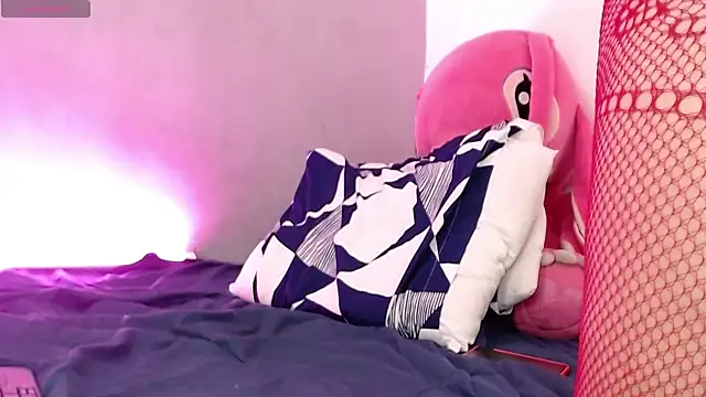 Snapshot of sweet_angel_med chatting on 02/17/26, 04:53 sweet angel med online show from 02/17/26, 04:53