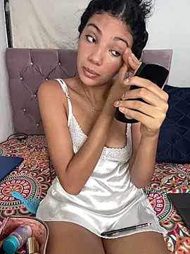 Snapshot of Britney__Latina chatting on 02/25/26, 01:37 Britney Latina online show from 02/25/26, 01:37