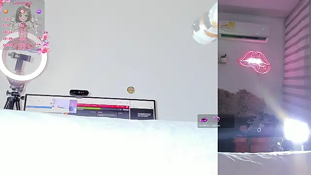 lana  kane   online show from 04/17/26, 09:01