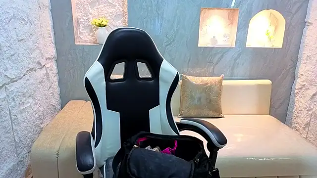 Snapshot of Catalina_Tx_ chatting on 02/21/26, 01:01 Catalina Tx online show from 02/21/26, 01:01