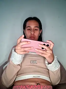 kittyluna  online show from 04/26/26, 06:44