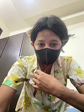 raavigirl online show from 02/21/26, 09:32