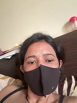 raavigirl online show from 02/23/26, 04:32