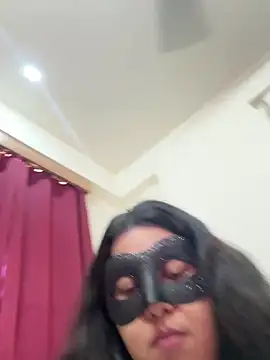 raavigirl online show from 04/04/26, 10:46