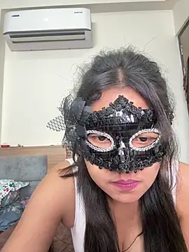 raavigirl online show from 04/23/26, 03:03