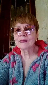 Snapshot of SophieBurns chatting on 04/22/26, 11:45 SophieBurns online show from 04/22/26, 11:45