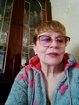 Snapshot of SophieBurns chatting on 04/24/26, 10:39 SophieBurns online show from 04/24/26, 10:39