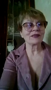 Snapshot of SophieBurns chatting on 05/13/26, 11:51 SophieBurns online show from 05/13/26, 11:51