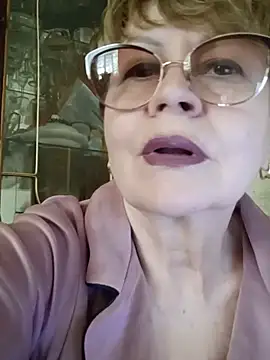 Snapshot of SophieBurns chatting on 05/16/26, 10:47 SophieBurns online show from 05/16/26, 10:47