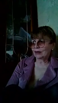 Snapshot of SophieBurns chatting on 05/17/26, 02:02 SophieBurns online show from 05/17/26, 02:02