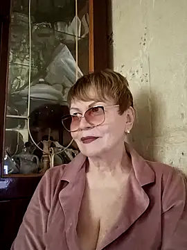 Snapshot of SophieBurns chatting on 05/22/26, 10:32 SophieBurns online show from 05/22/26, 10:32
