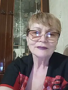 Snapshot of SophieBurns chatting on 06/17/26, 03:35 SophieBurns online show from 06/17/26, 03:35