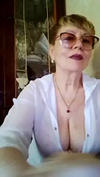 Snapshot of SophieBurns chatting on 07/19/26, 10:52 SophieBurns online show from 07/19/26, 10:52