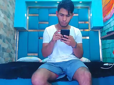 Snapshot of warmNoah chatting on 02/26/26, 07:35 warmNoah online show from 02/26/26, 07:35