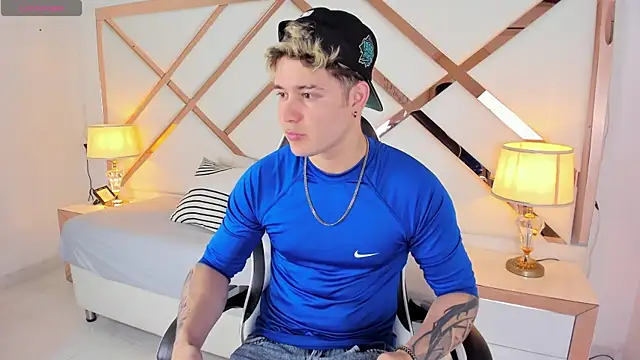 Snapshot of rayan_linxx chatting on 02/17/26, 07:20 rayan linxx online show from 02/17/26, 07:20