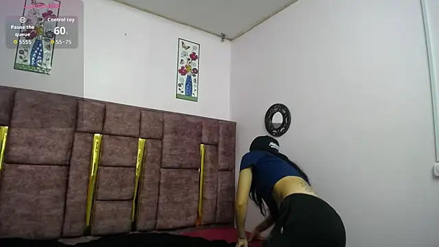 FRANCESCA LOVE  online show from 04/12/26, 03:00