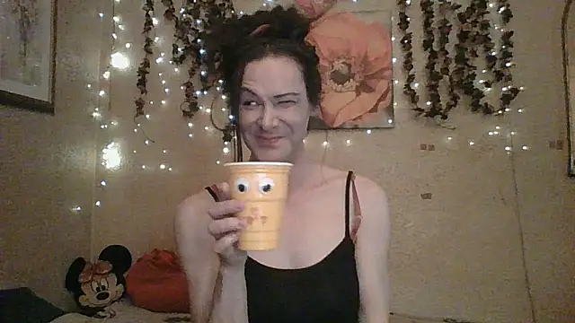 Snapshot of sillymillie4 chatting on 05/15/26, 01:23 sillymillie4 online show from 05/15/26, 01:23
