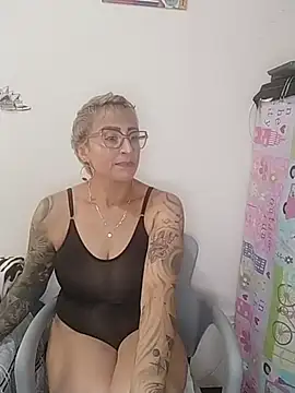 Snapshot of Charlotte_gray_ chatting on 02/14/26, 10:06 Charlotte gray online show from 02/14/26, 10:06