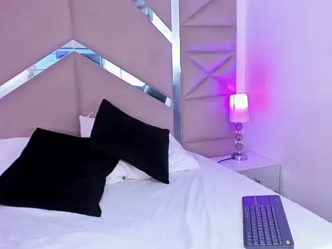 Katia  Hott online show from 04/16/26, 03:40