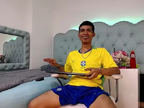 Snapshot of Apolo_Richards chatting on 02/11/26, 07:30 Apolo Richards online show from 02/11/26, 07:30