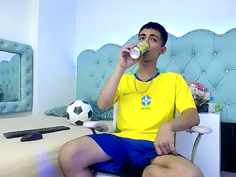 Snapshot of Apolo_Richards chatting on 02/20/26, 07:36 Apolo Richards online show from 02/20/26, 07:36