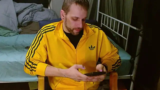 Snapshot of cguffey2284 chatting on 02/18/26, 12:28 cguffey2284 online show from 02/18/26, 12:28