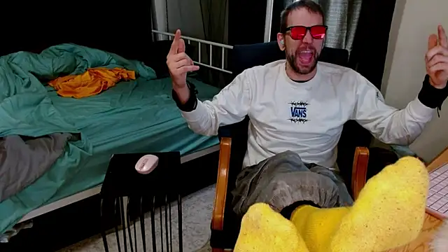 Snapshot of cguffey2284 chatting on 02/23/26, 07:22 cguffey2284 online show from 02/23/26, 07:22