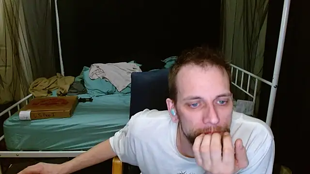 Snapshot of cguffey2284 chatting on 02/26/26, 03:38 cguffey2284 online show from 02/26/26, 03:38