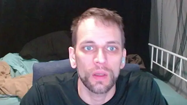 Snapshot of cguffey2284 chatting on 03/03/26, 03:40 cguffey2284 online show from 03/03/26, 03:40