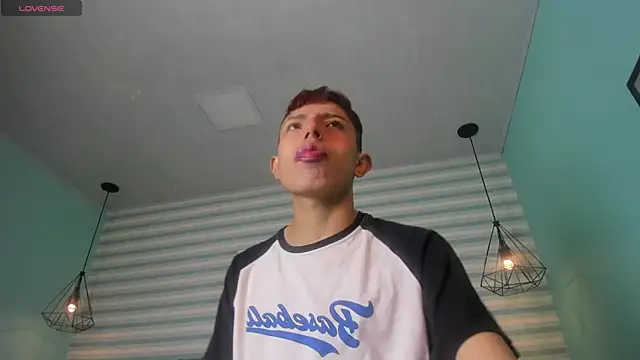 Snapshot of _camilo_ortiz chatting on 05/29/26, 02:15 camilo ortiz online show from 05/29/26, 02:15