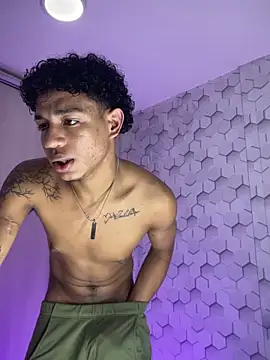 Snapshot of 777_dmz_ chatting on 02/15/26, 02:08 777 dmz online show from 02/15/26, 02:08