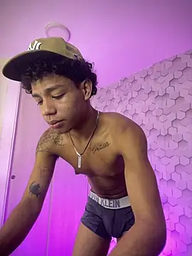 Snapshot of 777_dmz_ chatting on 02/21/26, 05:47 777 dmz online show from 02/21/26, 05:47