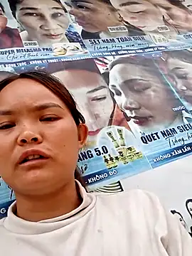 Luminana online show from 04/17/26, 02:03