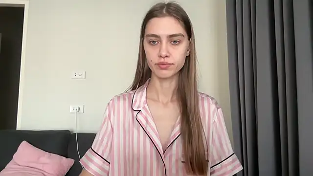 Snapshot of SonyaSweety chatting on 02/22/26, 12:34 SonyaSweety online show from 02/22/26, 12:34