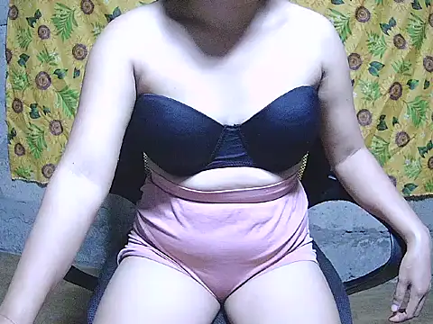 Snapshot of SweetHotBabe18 chatting on 07/23/26, 08:45 SweetHotBabe18 online show from 07/23/26, 08:45