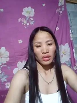 Snapshot of nhynhy11 chatting on 02/20/26, 02:28 nhynhy11 online show from 02/20/26, 02:28