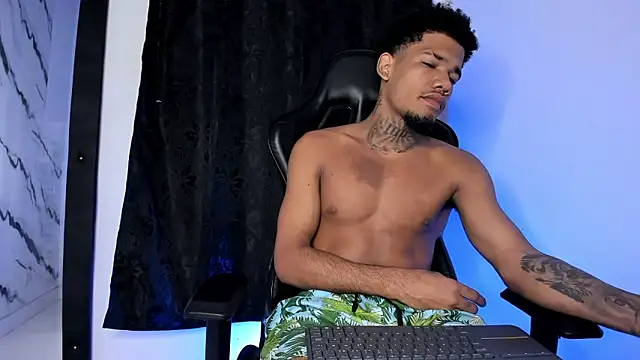 Nehemiaa boy online show from 04/14/26, 12:00