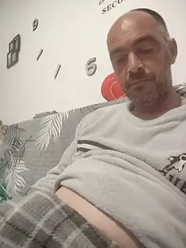 Snapshot of circott chatting on 03/11/26, 08:04 circott online show from 03/11/26, 08:04