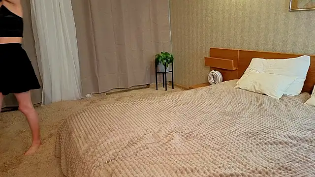 NikkyBee  online show from 02/10/26, 08:07