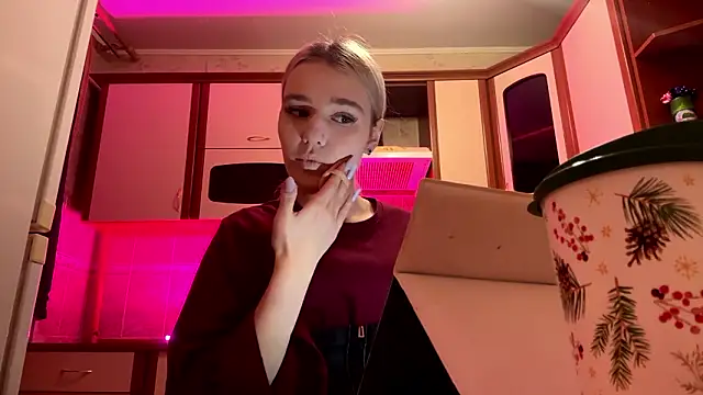 MiaBerlateen online show from 02/18/26, 06:26