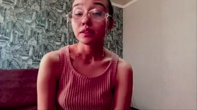 Snapshot of AnnettaBelsito chatting on 05/13/26, 12:02 AnnettaBelsito online show from 05/13/26, 12:02