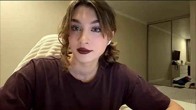 ElliKrovel online show from 02/15/26, 02:03