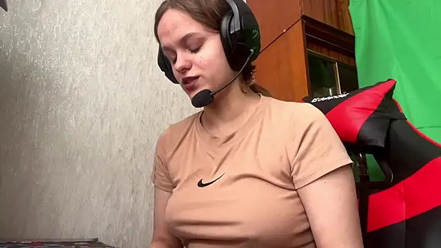 Snapshot of PurrfectPlay chatting on 03/04/26, 10:32 PurrfectPlay online show from 03/04/26, 10:32