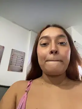 Snapshot of Emily_Harpeer chatting on 02/11/26, 11:26 Emily Harpeer online show from 02/11/26, 11:26