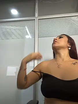 Snapshot of Emily_Harpeer chatting on 02/18/26, 11:28 Emily Harpeer online show from 02/18/26, 11:28