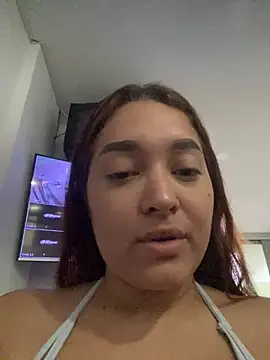 Snapshot of Emily_Harpeer chatting on 03/04/26, 11:27 Emily Harpeer online show from 03/04/26, 11:27