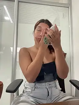 Emily Harpeer online show from 03/26/26, 11:49