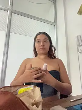 Emily Harpeer online show from 04/03/26, 11:41